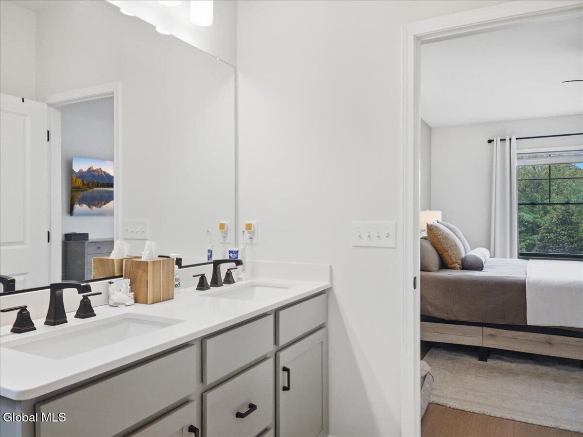 43 Bradley Circle Halfmoon NY 12065