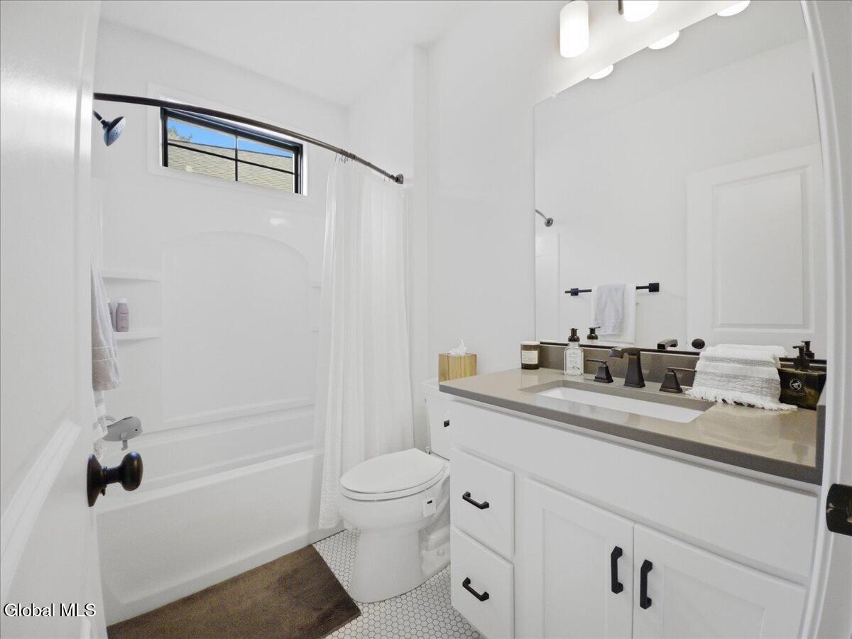 43 Bradley Circle Halfmoon NY 12065