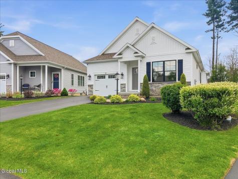 43 Bradley Circle Halfmoon NY 12065