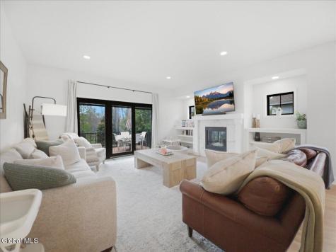 43 Bradley Circle Halfmoon NY 12065