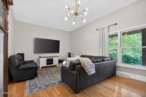 136 Spring Road Glenville NY 12302