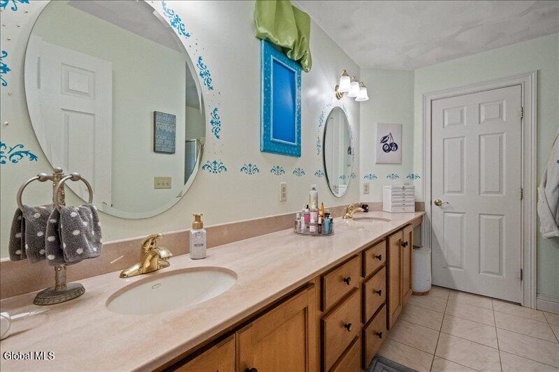 1012 Gabriella Avenue Endicott NY 13760