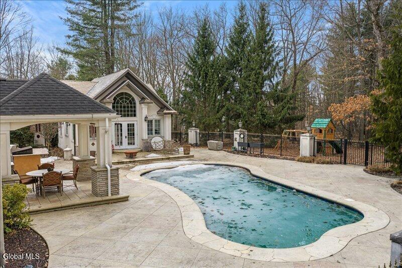 1012 Gabriella Avenue Endicott NY 13760