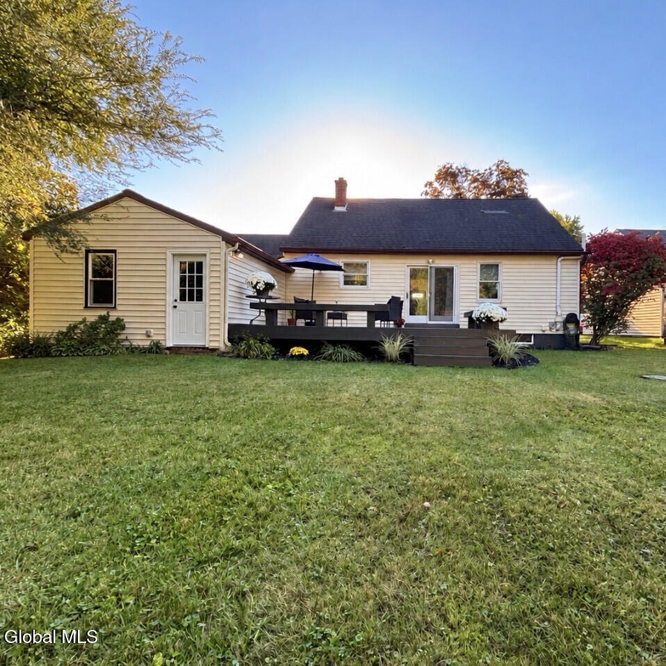 6 Vernon Boulevard Schenectady NY 12302