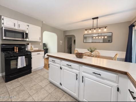 6 Vernon Boulevard Schenectady NY 12302