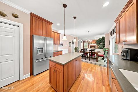 806 Greenthorne Boulevard Guilderland NY 12303