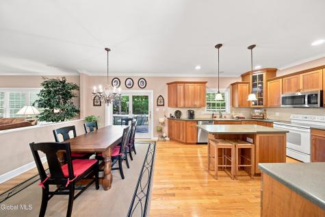 806 Greenthorne Boulevard Guilderland NY 12303