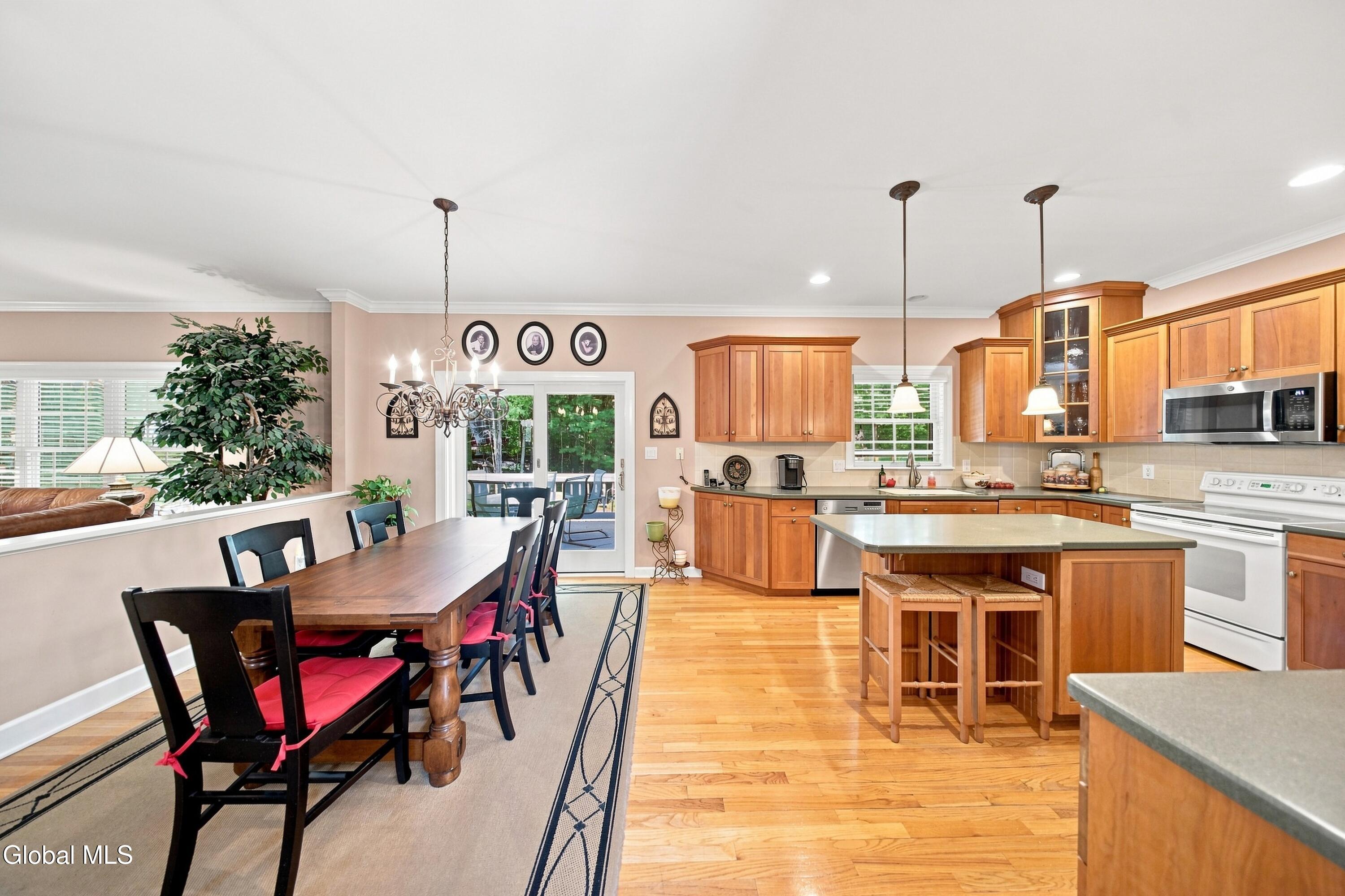 806 Greenthorne Boulevard Guilderland NY 12303