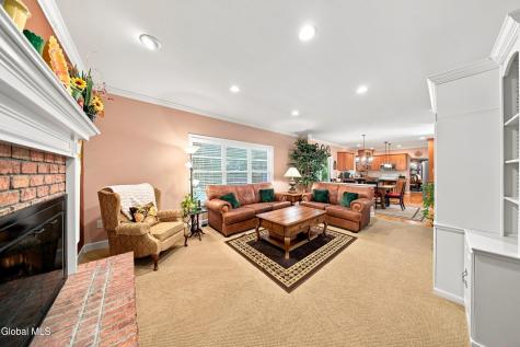 806 Greenthorne Boulevard Guilderland NY 12303