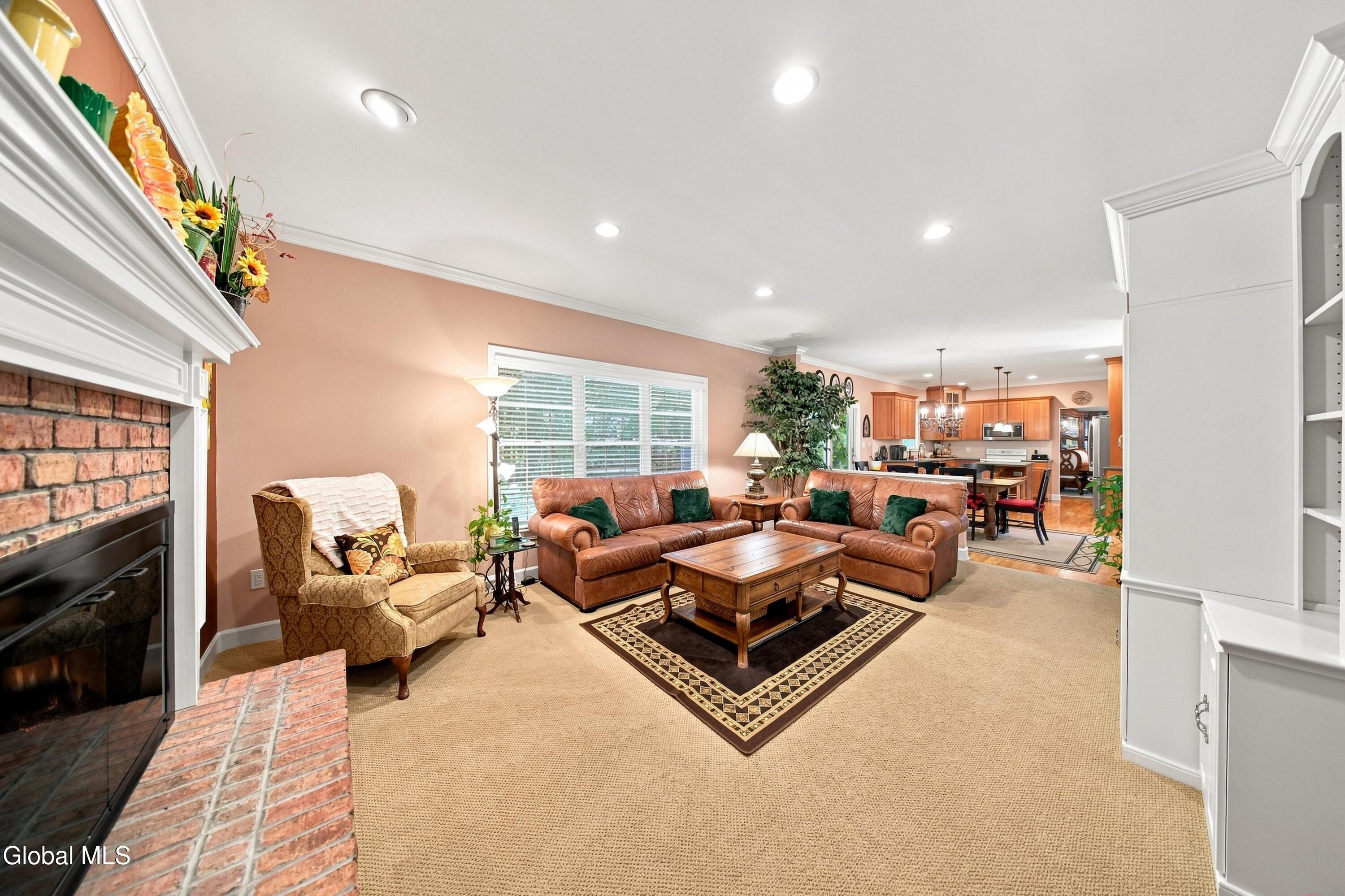 806 Greenthorne Boulevard Guilderland NY 12303