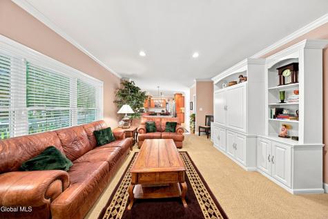 806 Greenthorne Boulevard Guilderland NY 12303