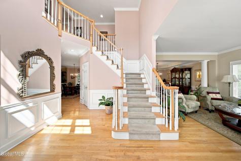 806 Greenthorne Boulevard Guilderland NY 12303