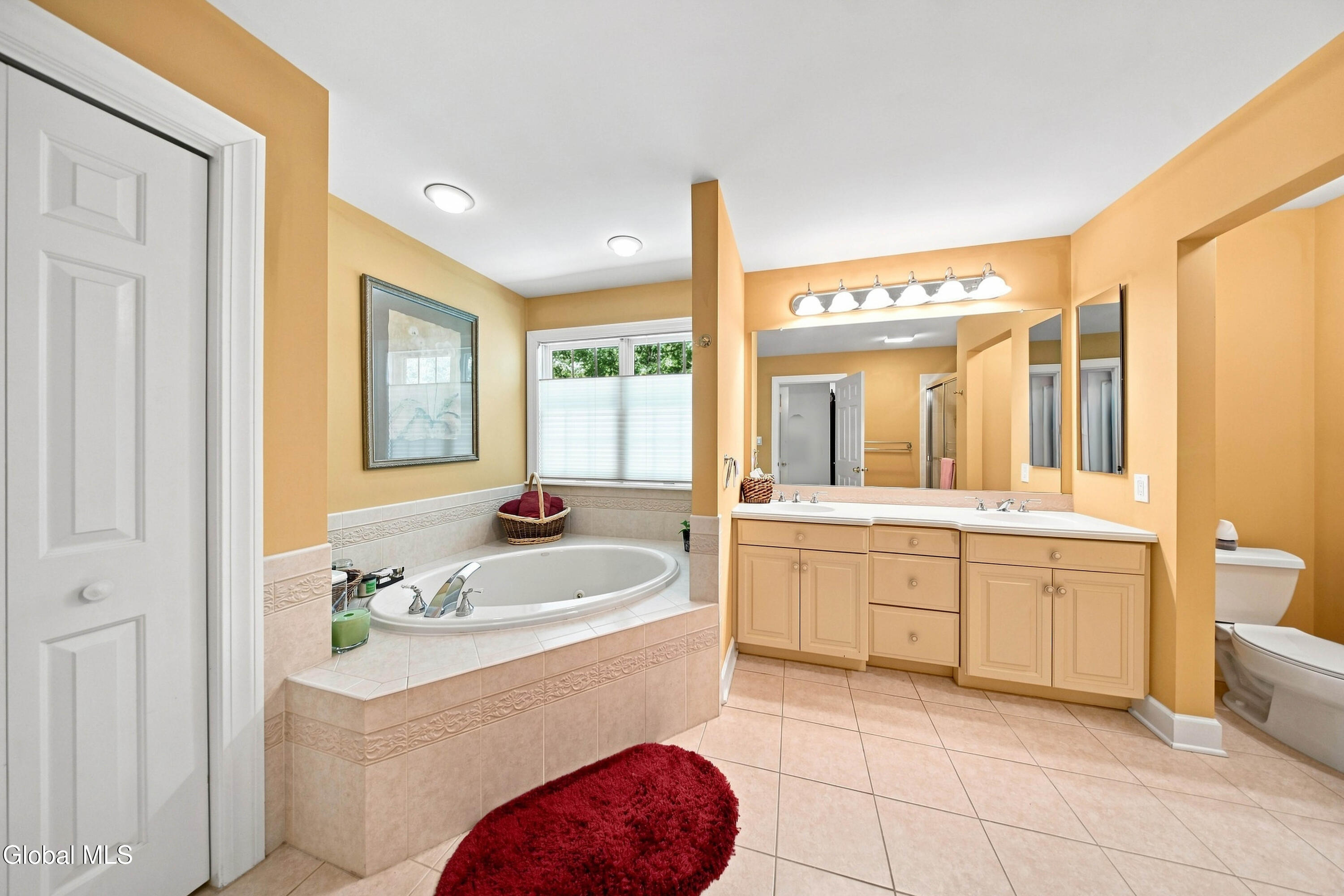 806 Greenthorne Boulevard Guilderland NY 12303