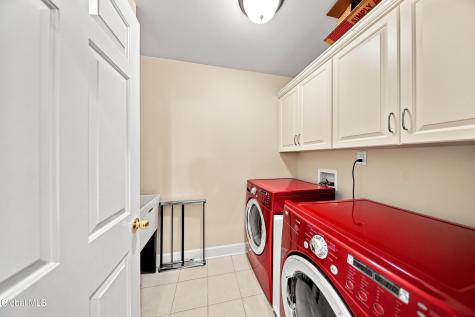 806 Greenthorne Boulevard Guilderland NY 12303