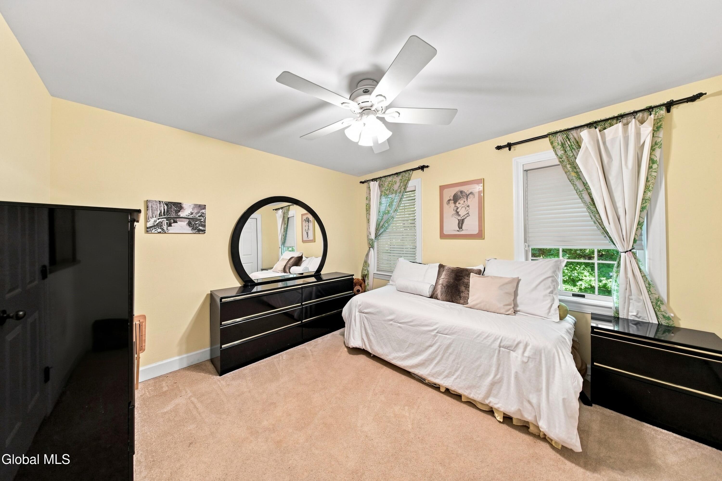806 Greenthorne Boulevard Guilderland NY 12303