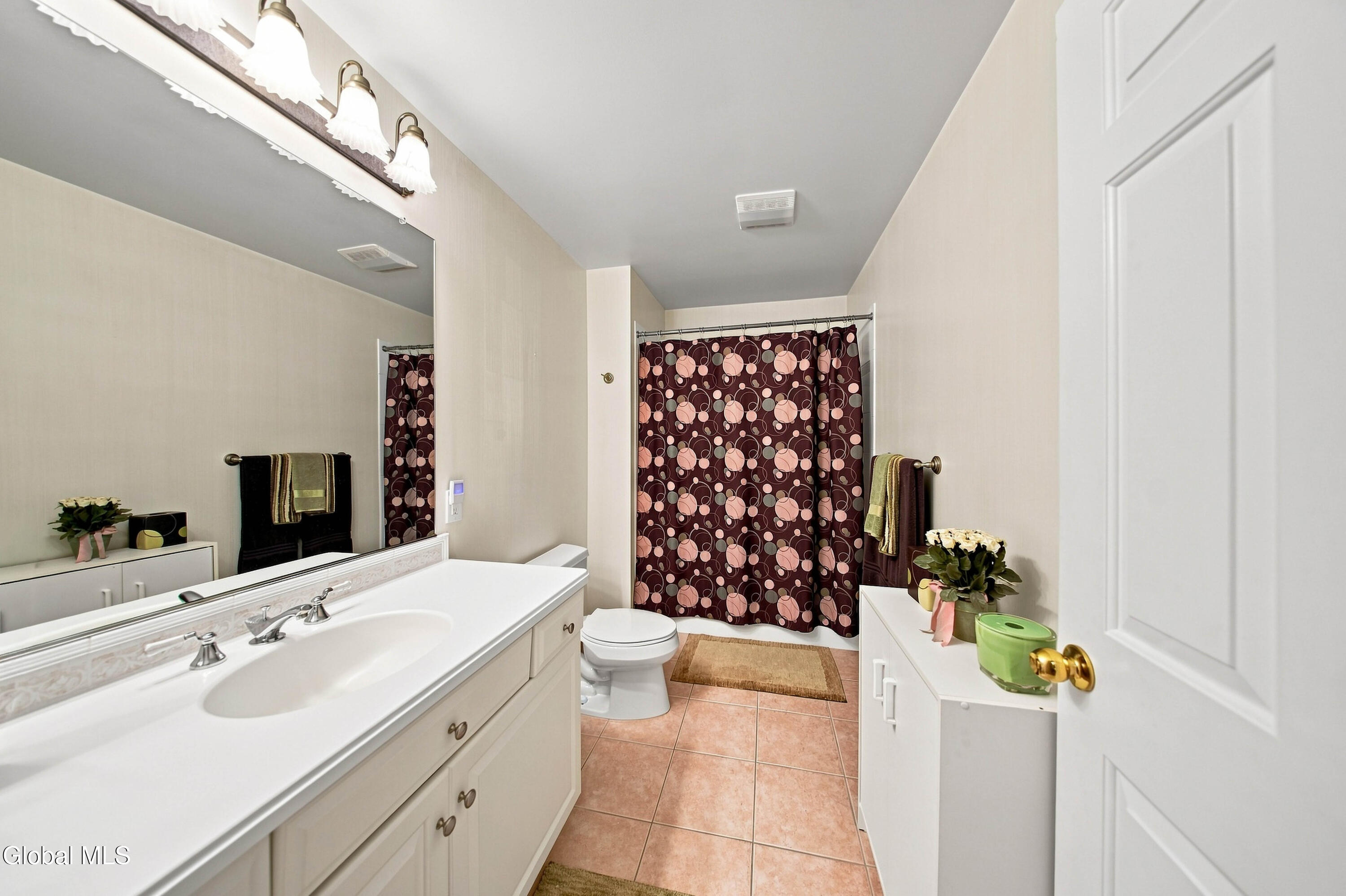 806 Greenthorne Boulevard Guilderland NY 12303