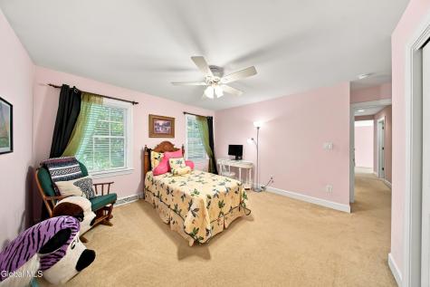 806 Greenthorne Boulevard Guilderland NY 12303