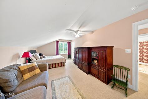 806 Greenthorne Boulevard Guilderland NY 12303
