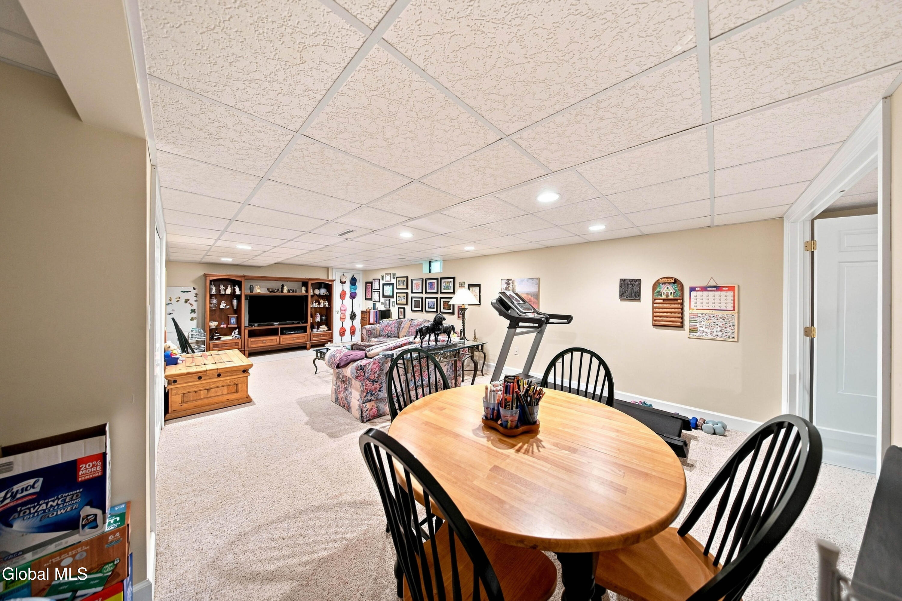 806 Greenthorne Boulevard Guilderland NY 12303