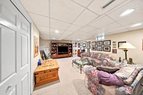 806 Greenthorne Boulevard Guilderland NY 12303