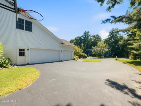 806 Greenthorne Boulevard Guilderland NY 12303