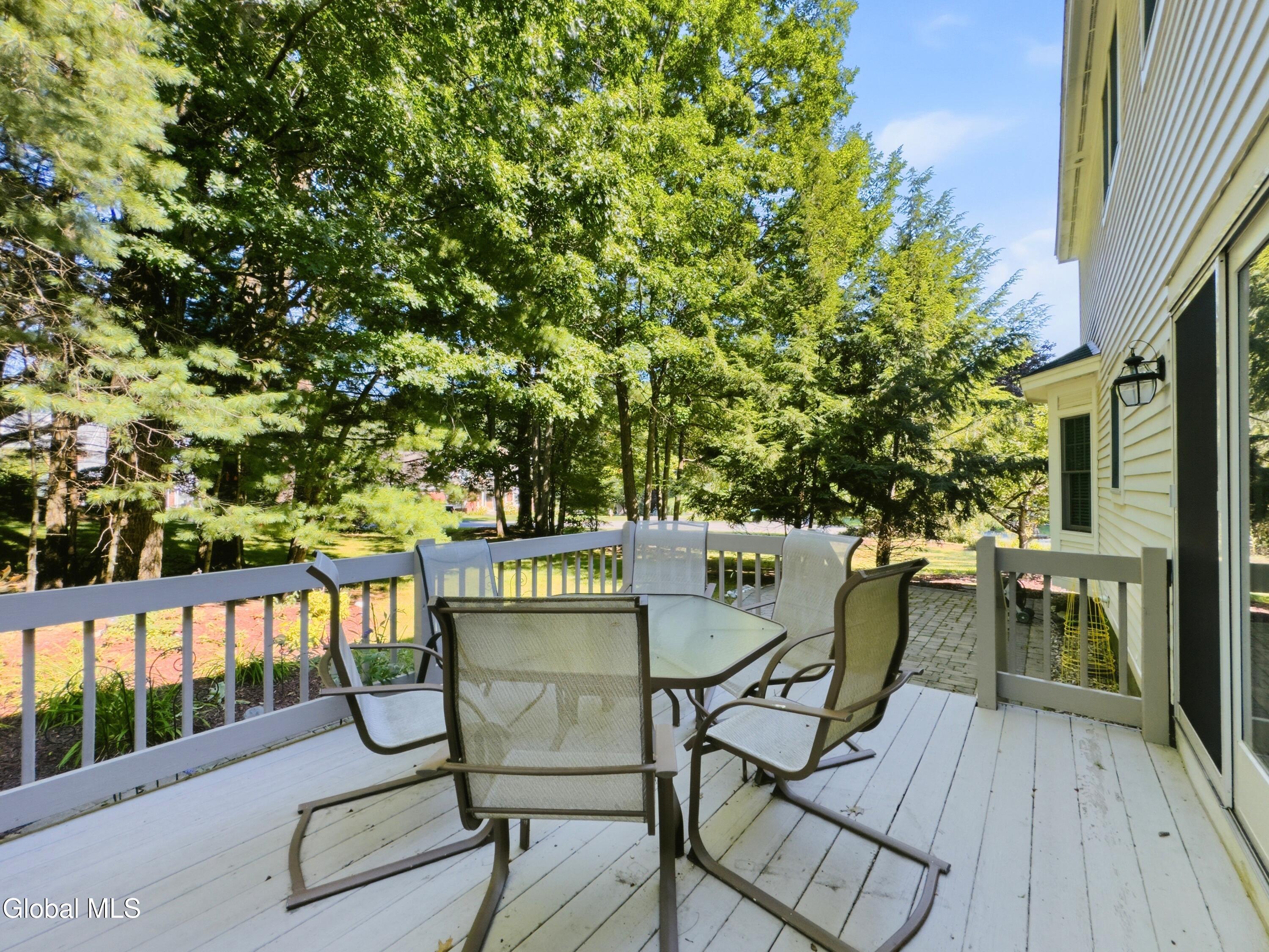 806 Greenthorne Boulevard Guilderland NY 12303