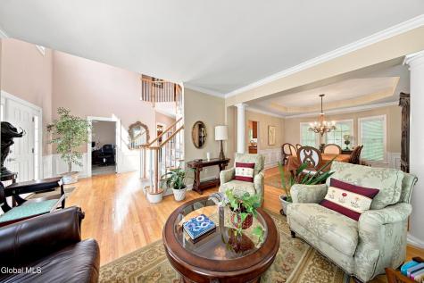 806 Greenthorne Boulevard Guilderland NY 12303