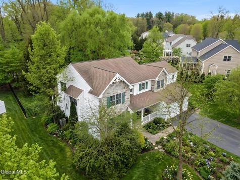 12 Patriot Circle Clifton Park NY 12065