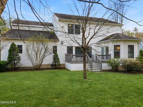 12 Patriot Circle Clifton Park NY 12065