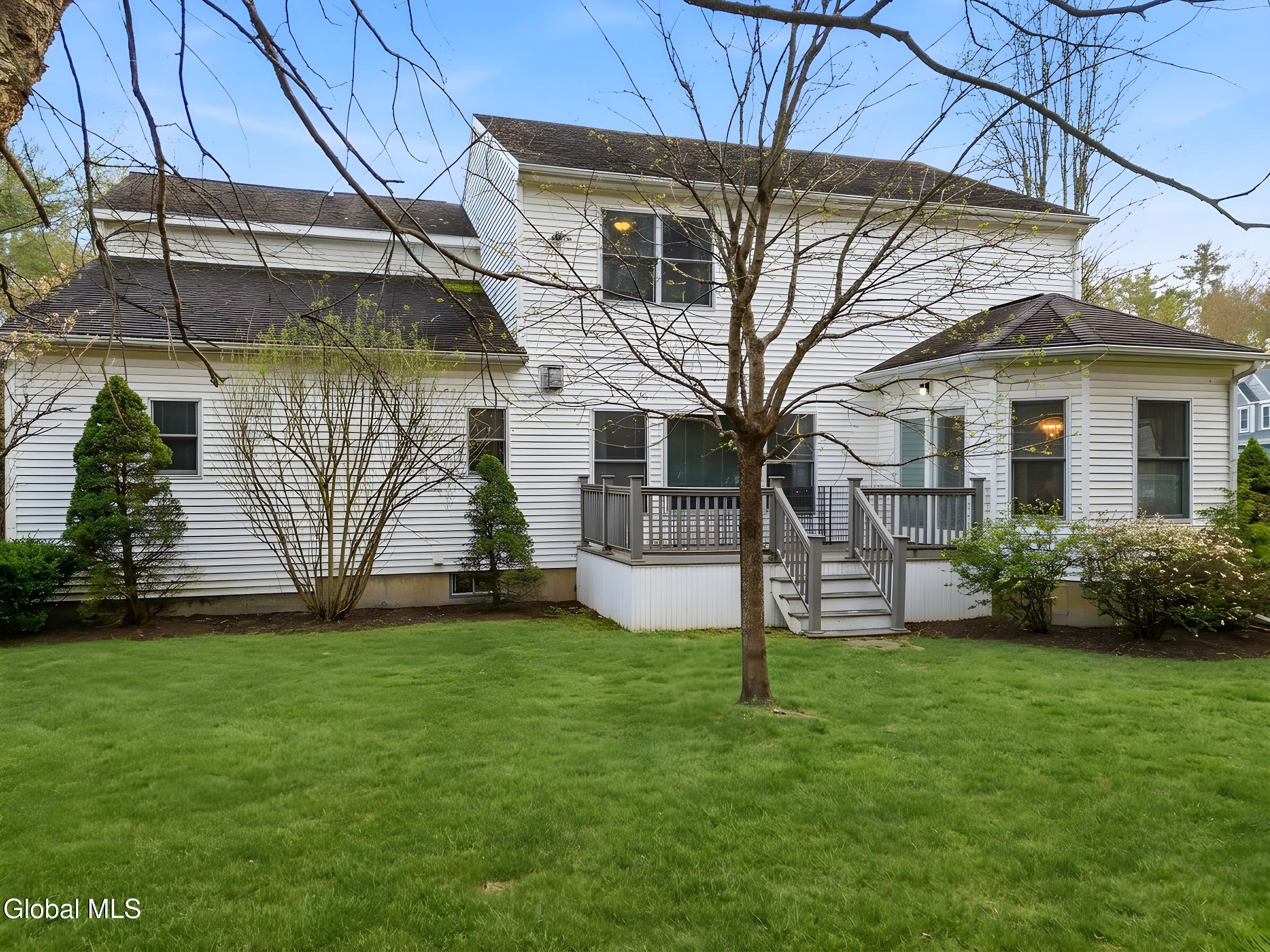 12 Patriot Circle Clifton Park NY 12065