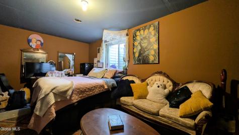 10 Feeder Bend Glens Falls NY 12801