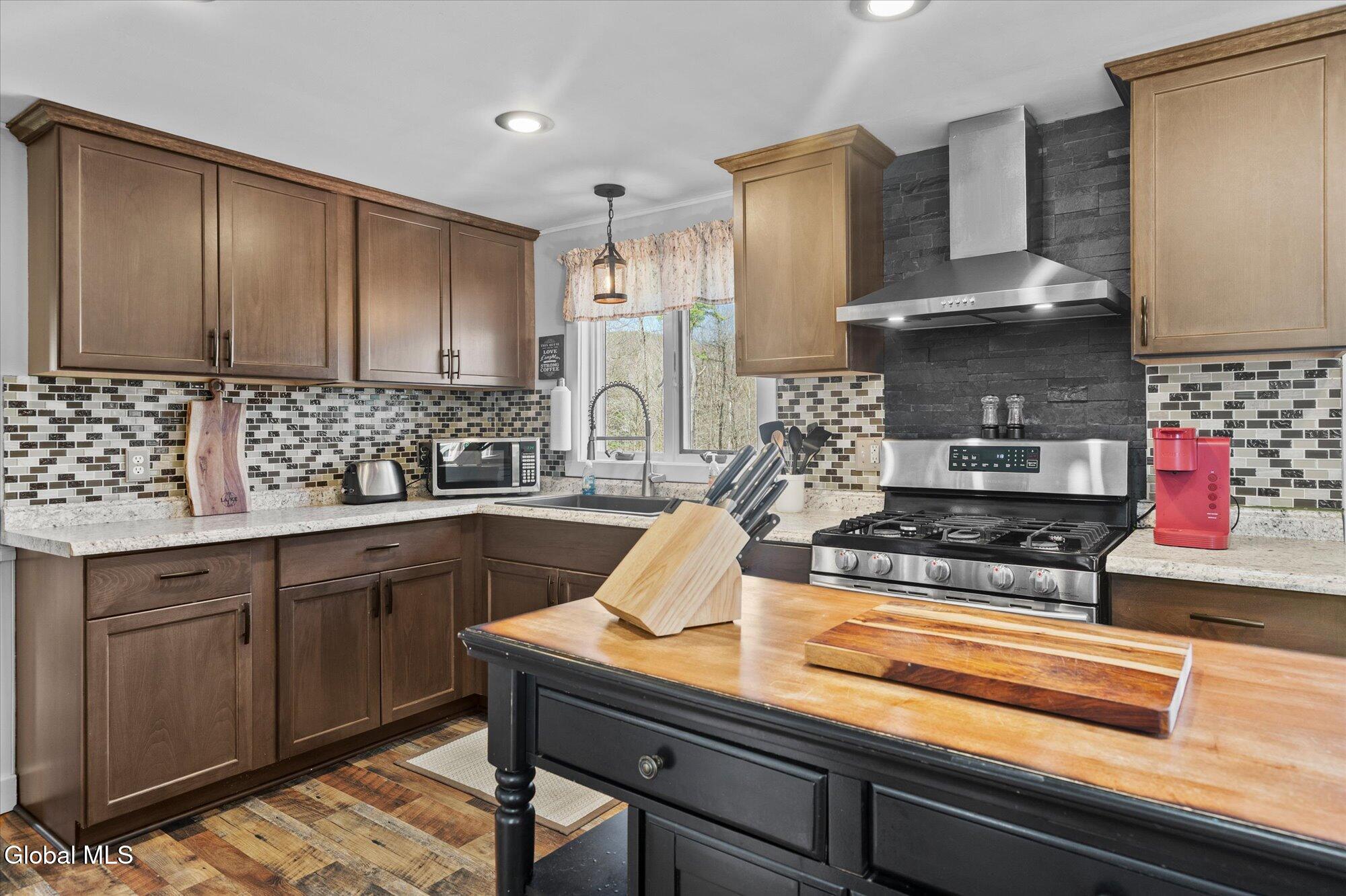 9549 Graphite Mountain Road Hague NY 12836