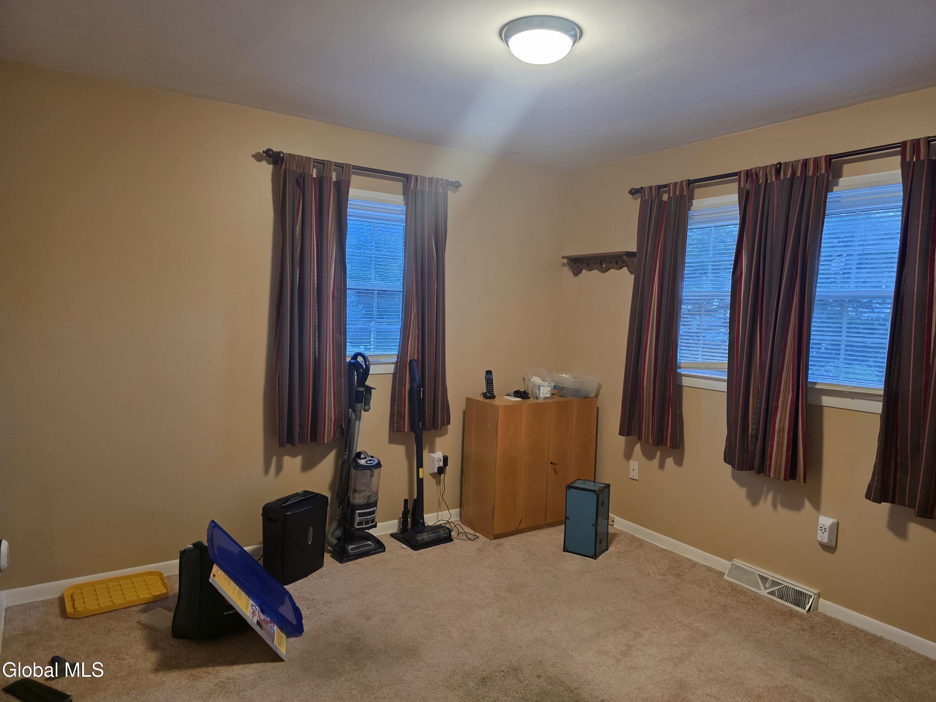 4 Chris Place Colonie NY 12205