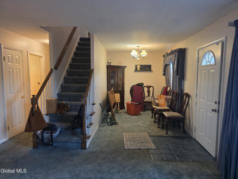 4 Chris Place Colonie NY 12205