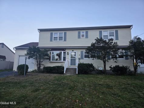 4 Chris Place Colonie NY 12205