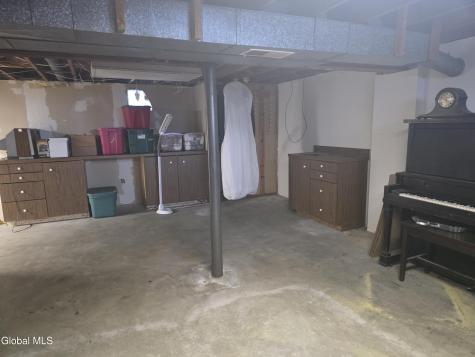 4 Chris Place Colonie NY 12205