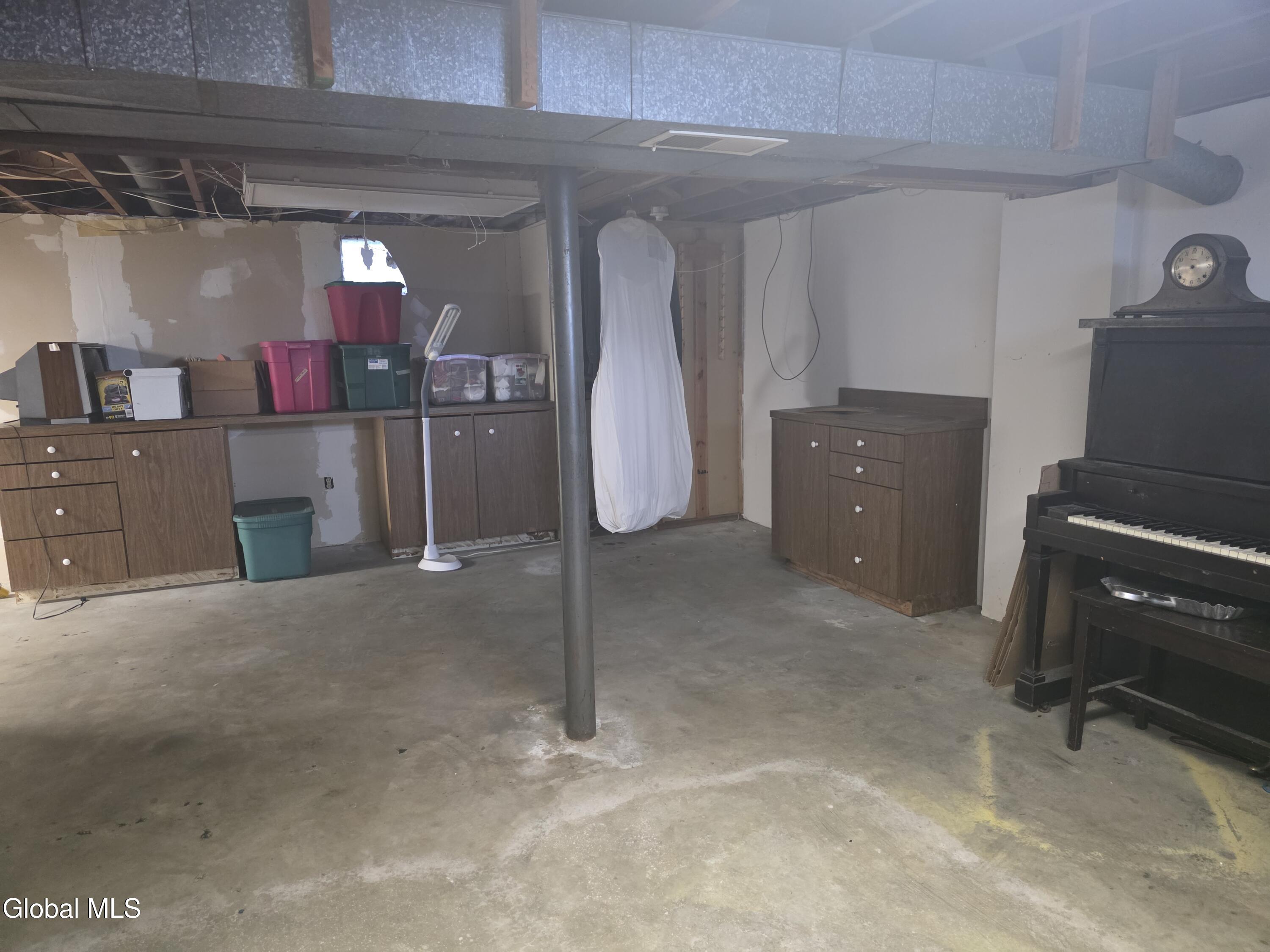 4 Chris Place Colonie NY 12205