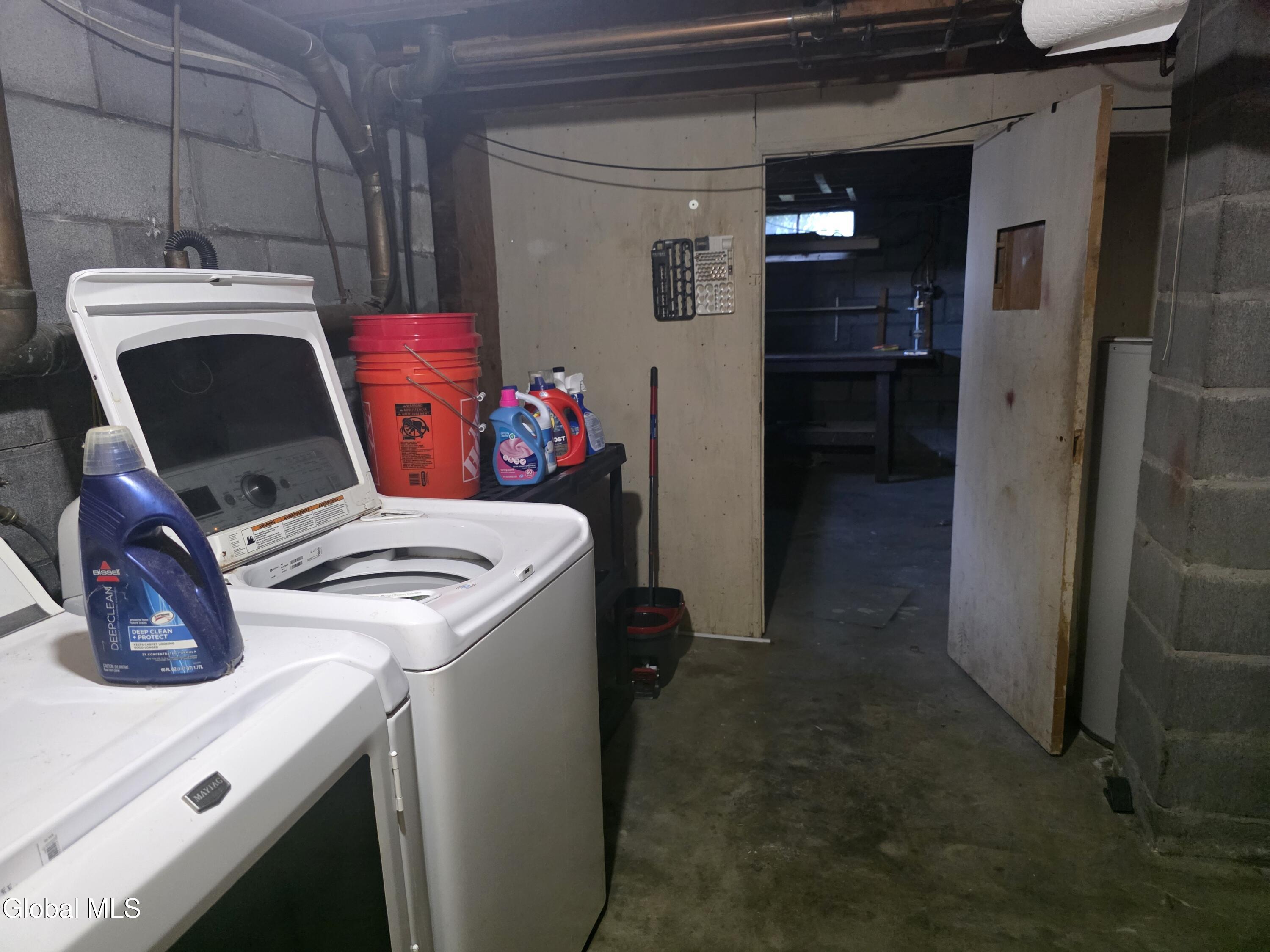 4 Chris Place Colonie NY 12205