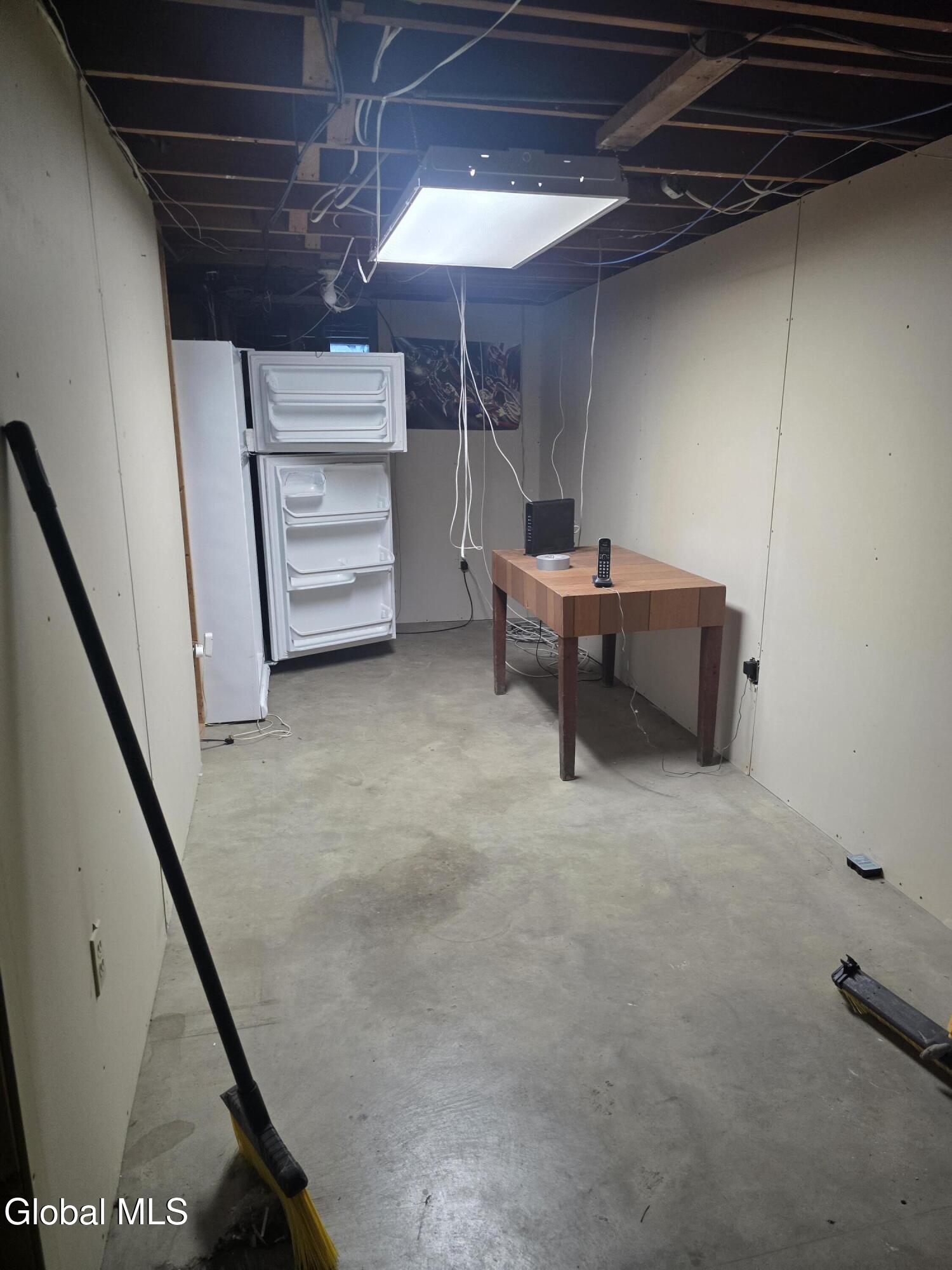 4 Chris Place Colonie NY 12205