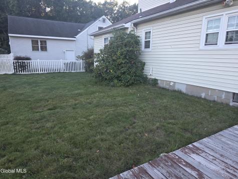 4 Chris Place Colonie NY 12205