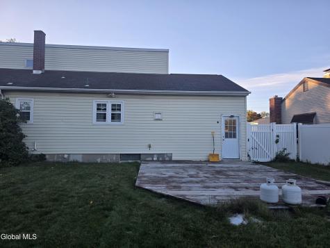 4 Chris Place Colonie NY 12205