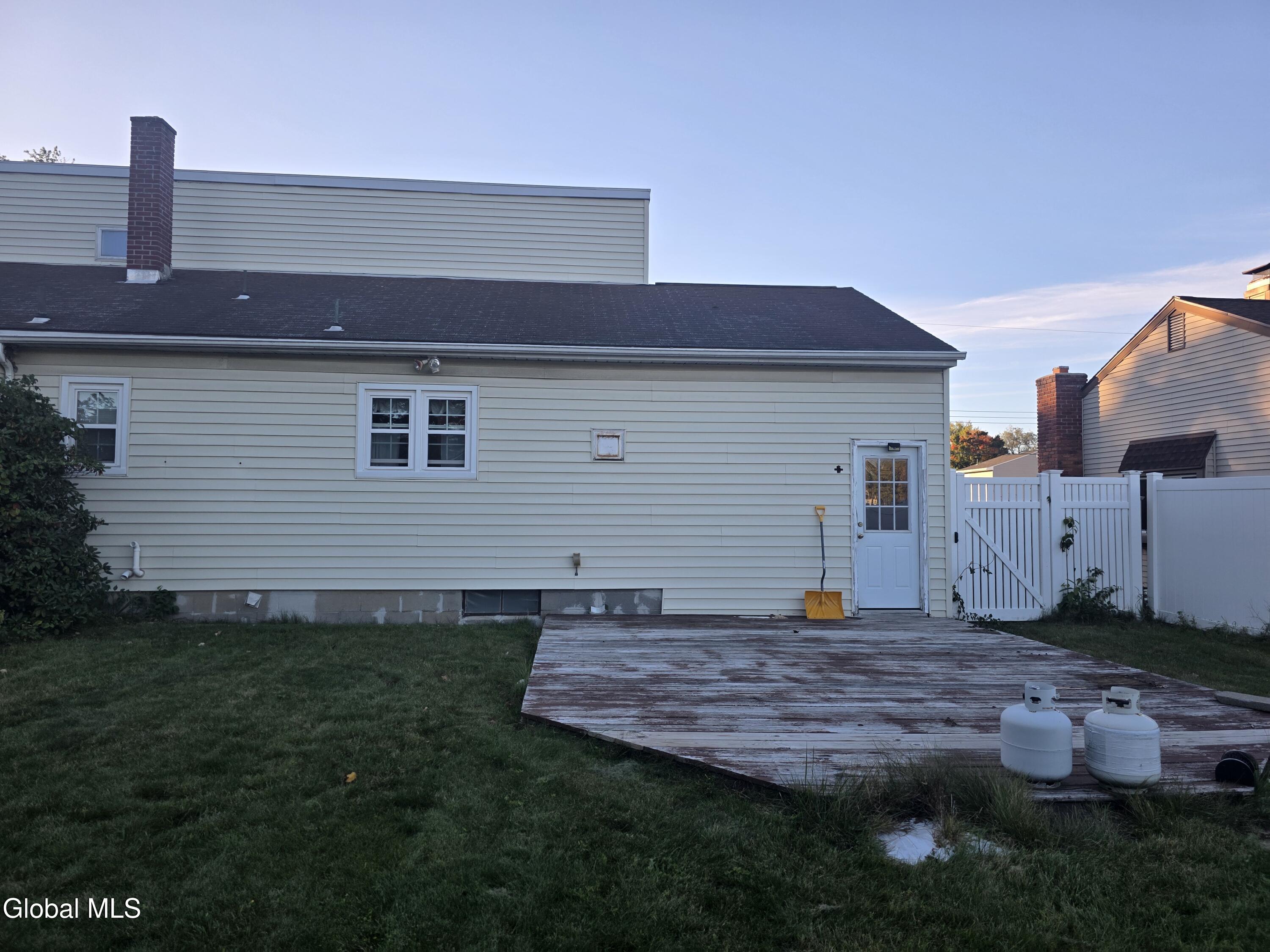 4 Chris Place Colonie NY 12205