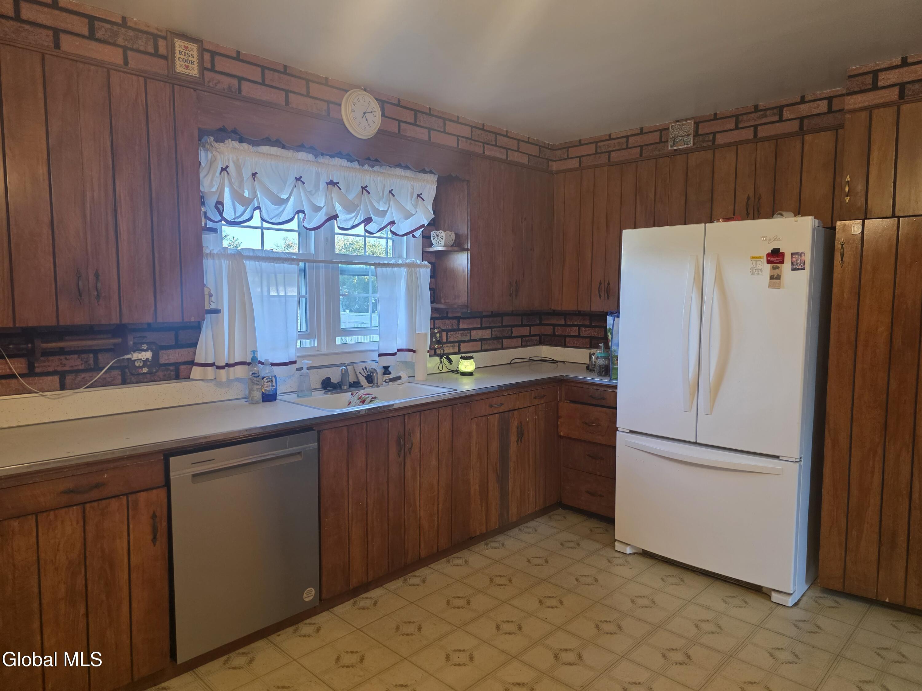 4 Chris Place Colonie NY 12205