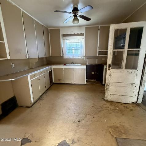 62 Steele Avenue Gloversville NY 12078