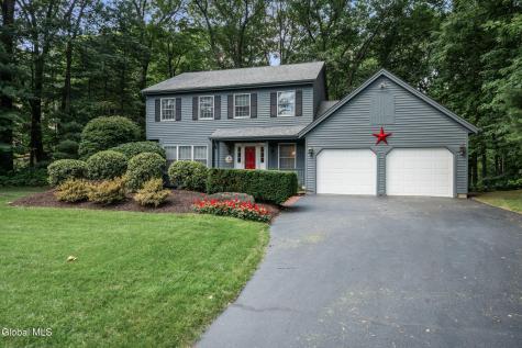 9 Newport Drive Clifton Park NY 12065