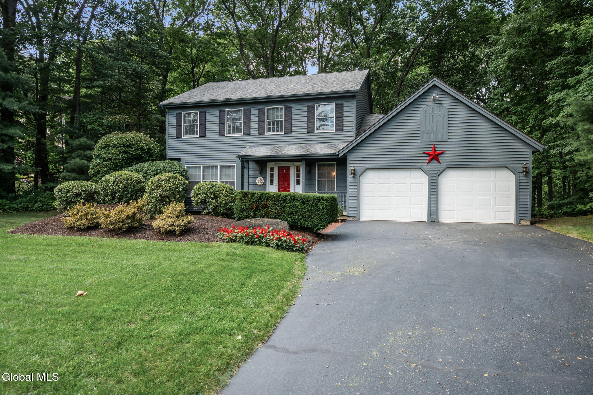 9 Newport Drive Clifton Park NY 12065