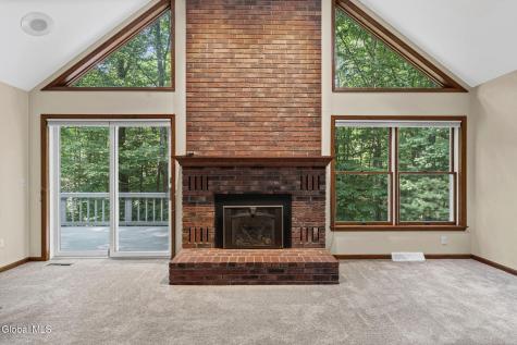 9 Newport Drive Clifton Park NY 12065