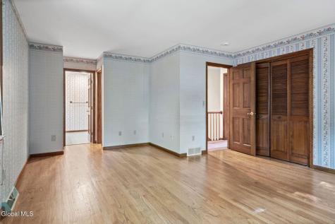 9 Newport Drive Clifton Park NY 12065