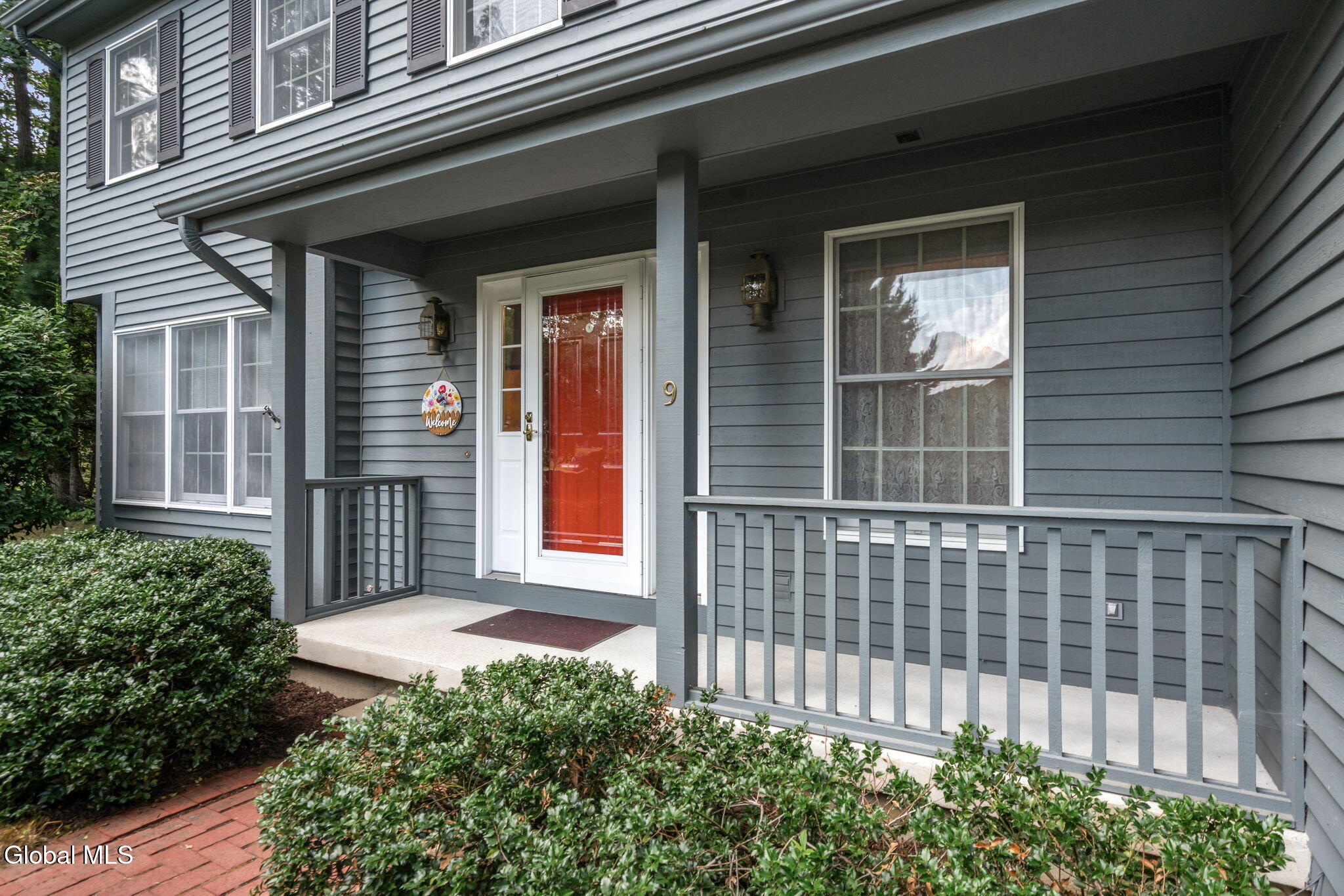 9 Newport Drive Clifton Park NY 12065
