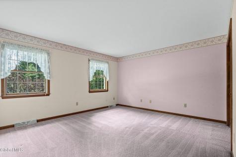 9 Newport Drive Clifton Park NY 12065
